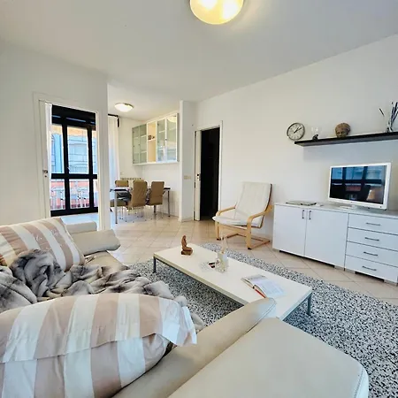 Veliero Fronte Mare Flexrent - Immobiliare Abissinia *