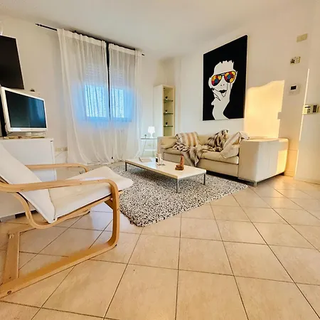 Veliero Fronte Mare Flexrent - Immobiliare Abissinia Appartamento *